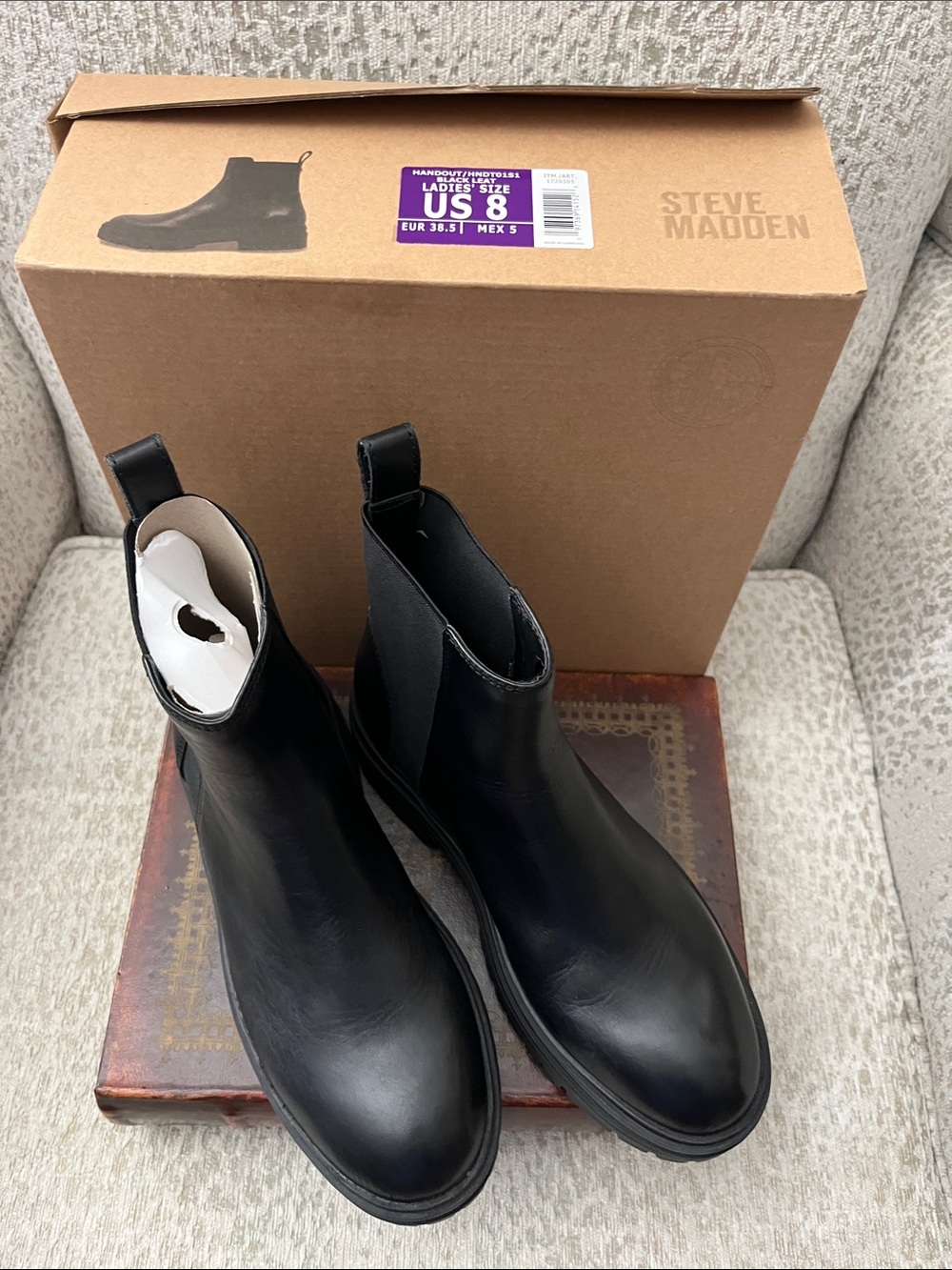 Steve Madden handout black boots